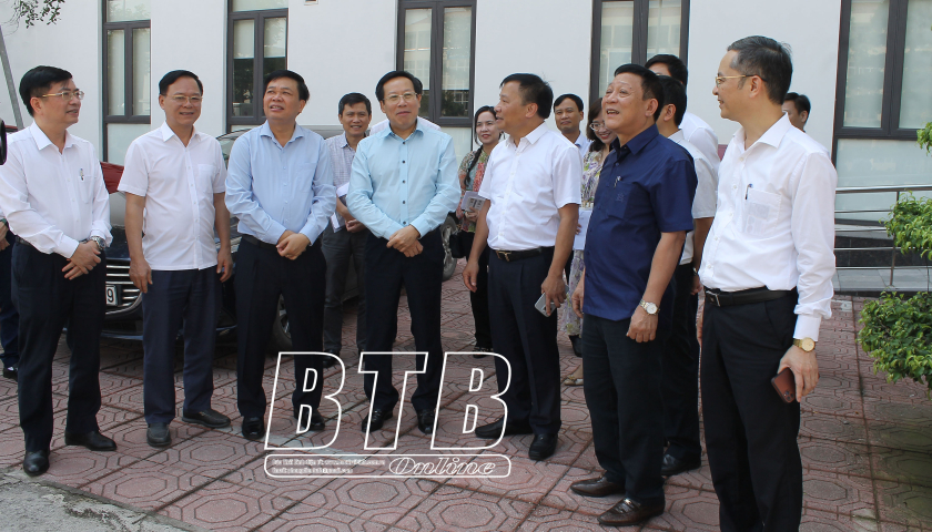   Thứ trưởng Bộ Y tế thăm và làm việc tại Trường Đại học Y Dược Thái Bình