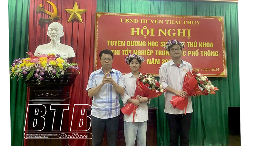   Thái Thụy: Tuyên dương học sinh đạt thủ khoa kỳ thi tốt nghiệp THPT năm 2024