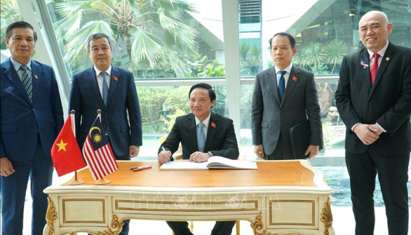   Phó Chủ tịch VV88 casino đăng ký Nguyễn Khắc Định gặp Chủ tịch Hội đồng Lập pháp Bang Selangor, Malaysia