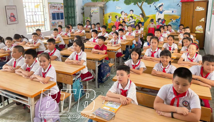   Trên 285.000 học sinh tựu trường