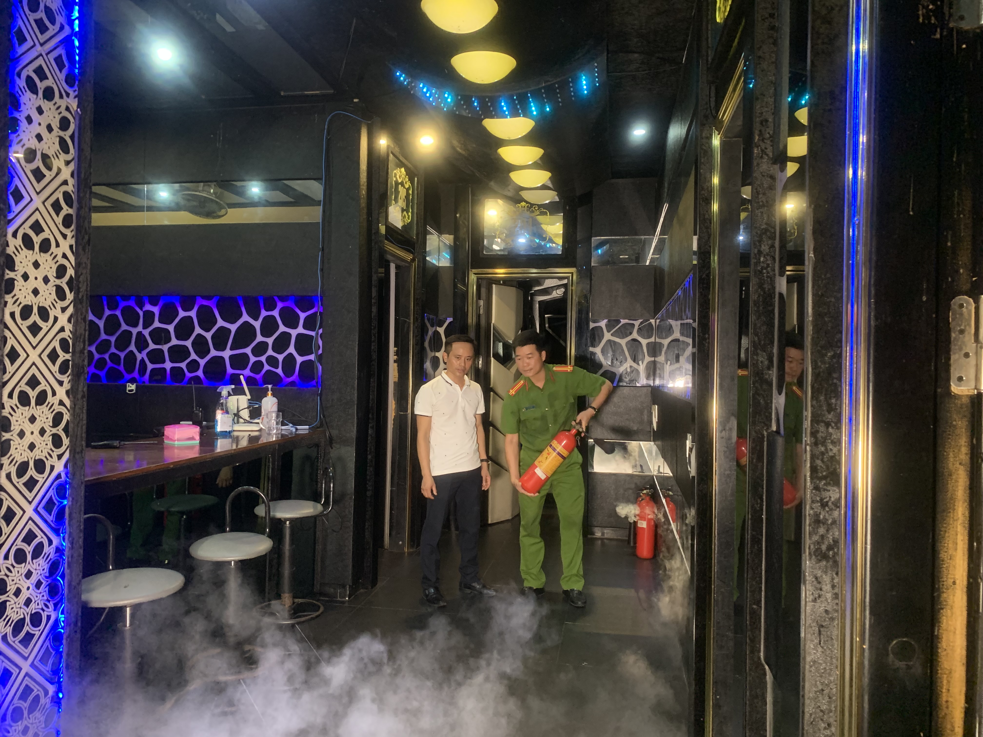   Xử phạt gần 750 triệu đồng đối với 13 cơ sở không bảo đảm quy định an toàn phòng cháy chữa cháy