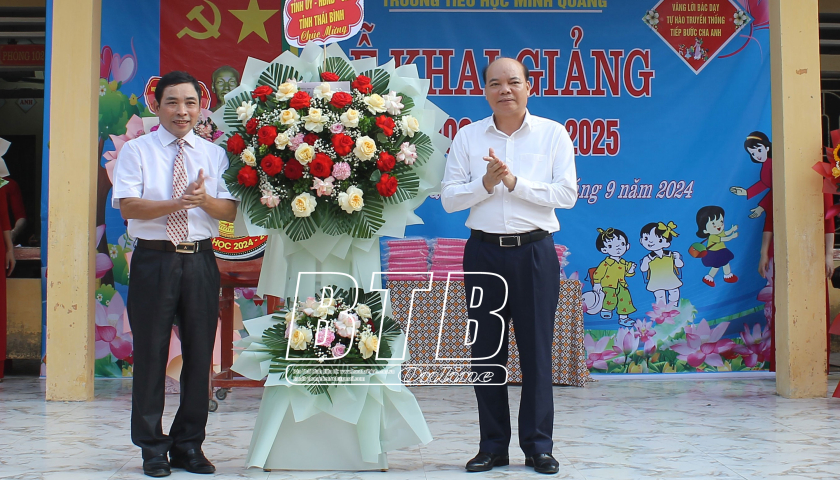   Các đồng chí lãnh đạo tỉnh dự lễ khai giảng năm học mới tại các cơ sở giáo dục