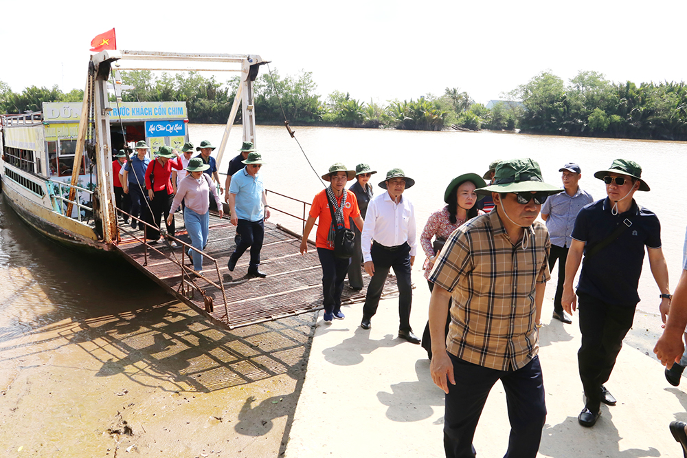   Đoàn công tác tỉnh Thái Bình tham quan điểm du lịch cộng đồng Cồn Chim